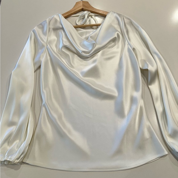 ST.‎ JOHN Satin Cowl Neck Liquid Cloud Long Sleeve Blouse Size 4 - Picture 6 of 7